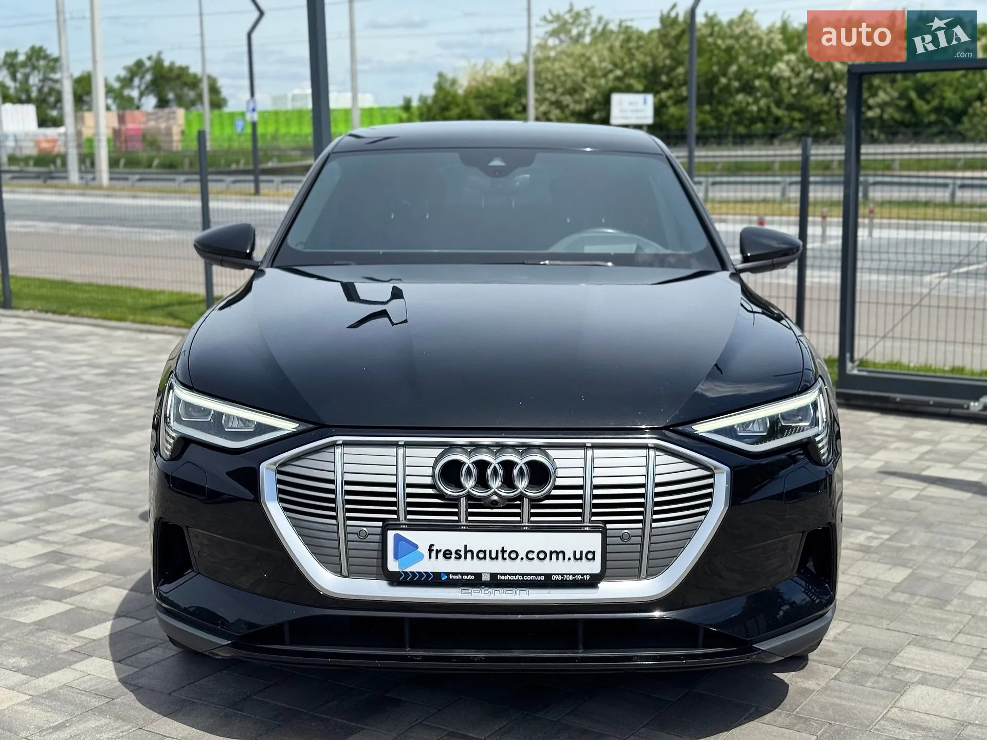 2021 Audi e-tron - мініатюра 2