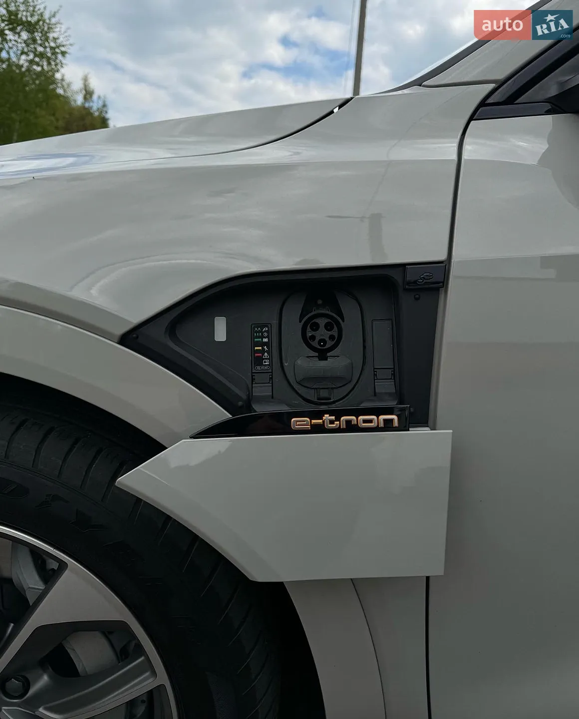 2020 Audi e-tron - мініатюра 13