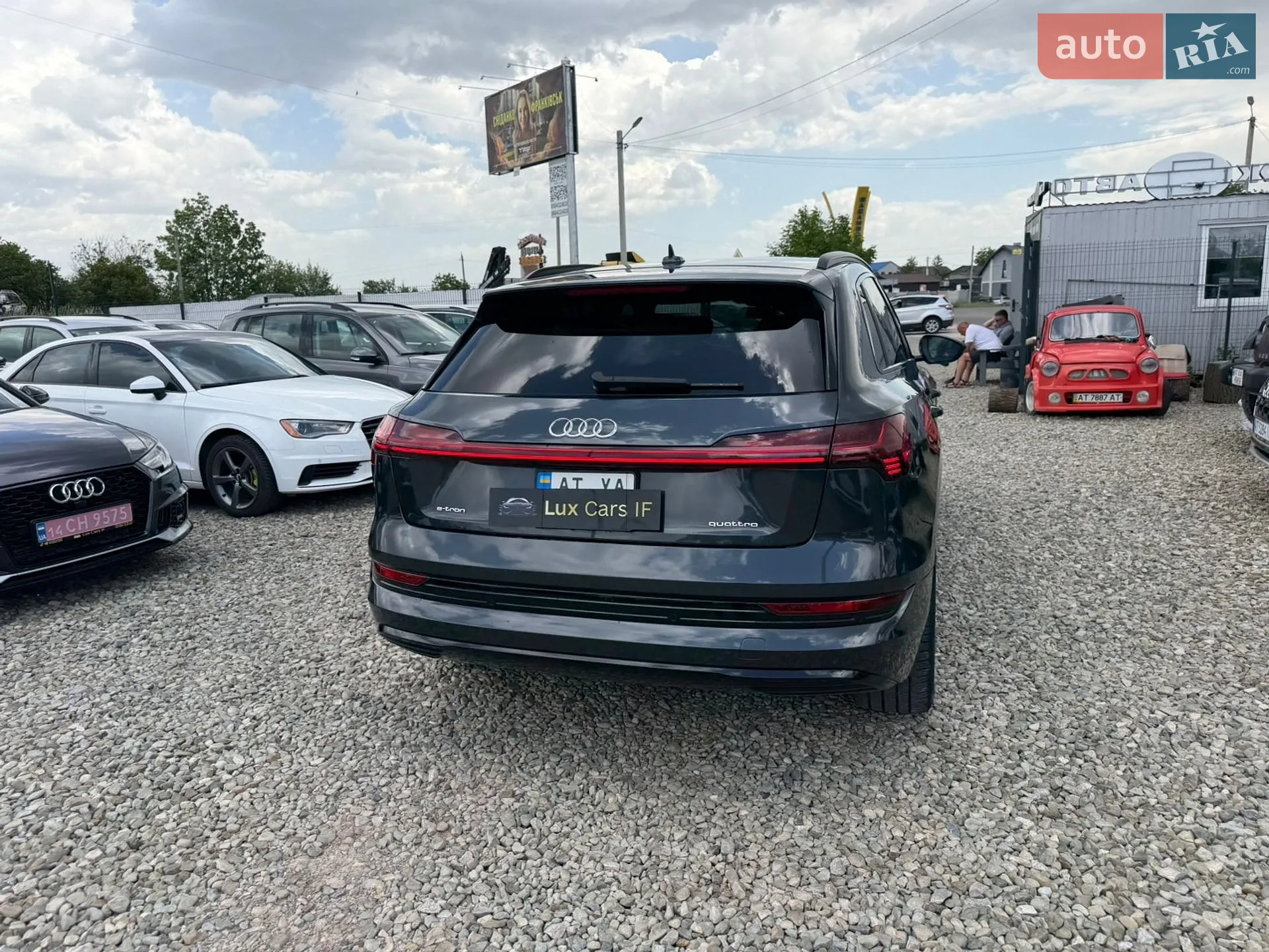2020 Audi e-tron - мініатюра 16