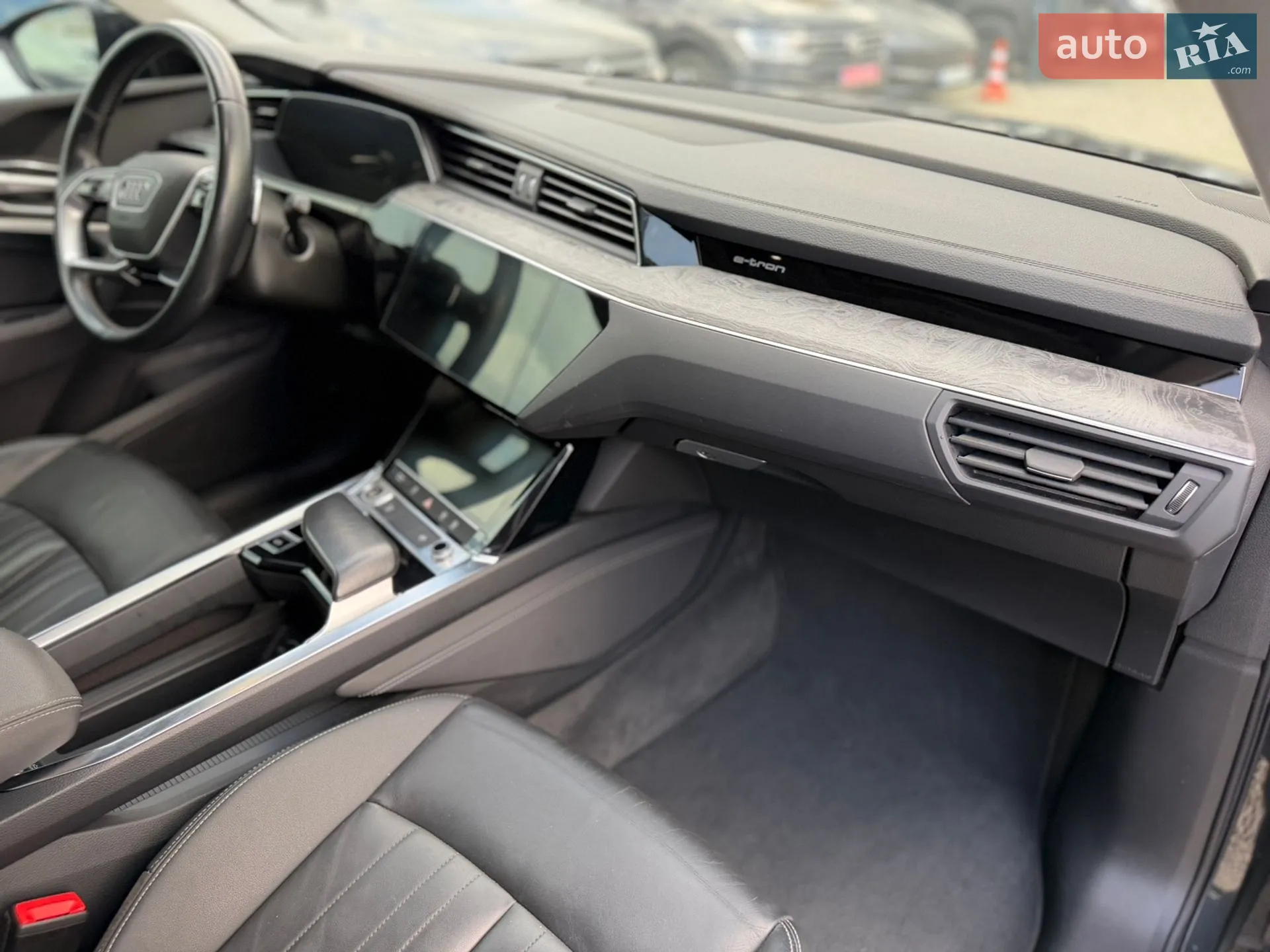 2020 Audi e-tron - мініатюра 31