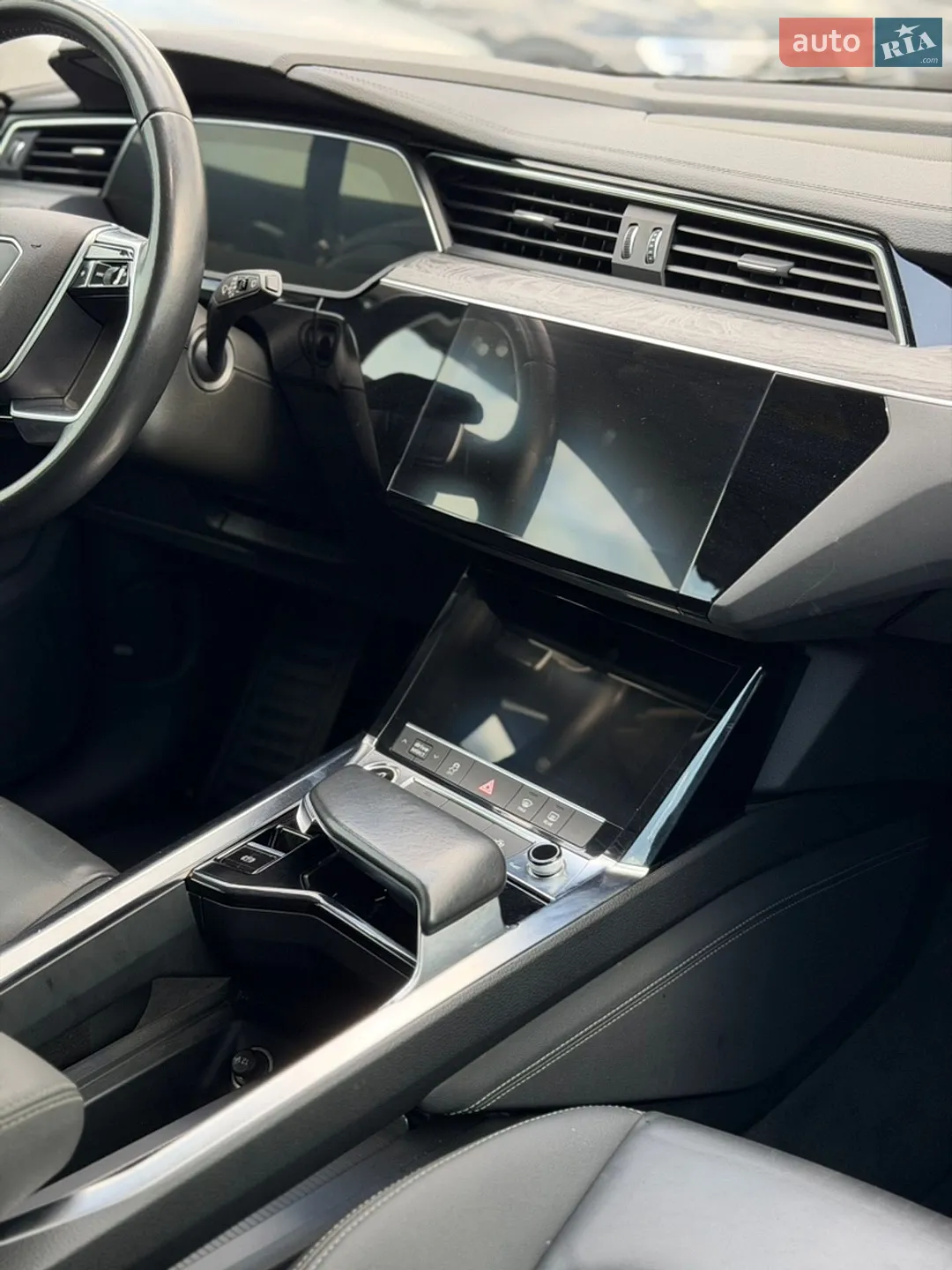 2020 Audi e-tron - мініатюра 38