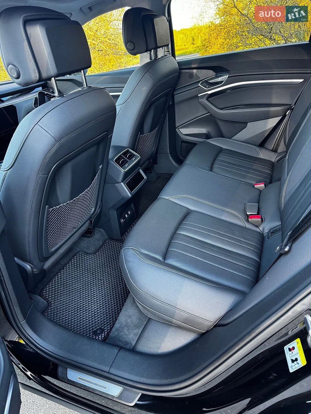 2019 Audi e-tron - мініатюра 9