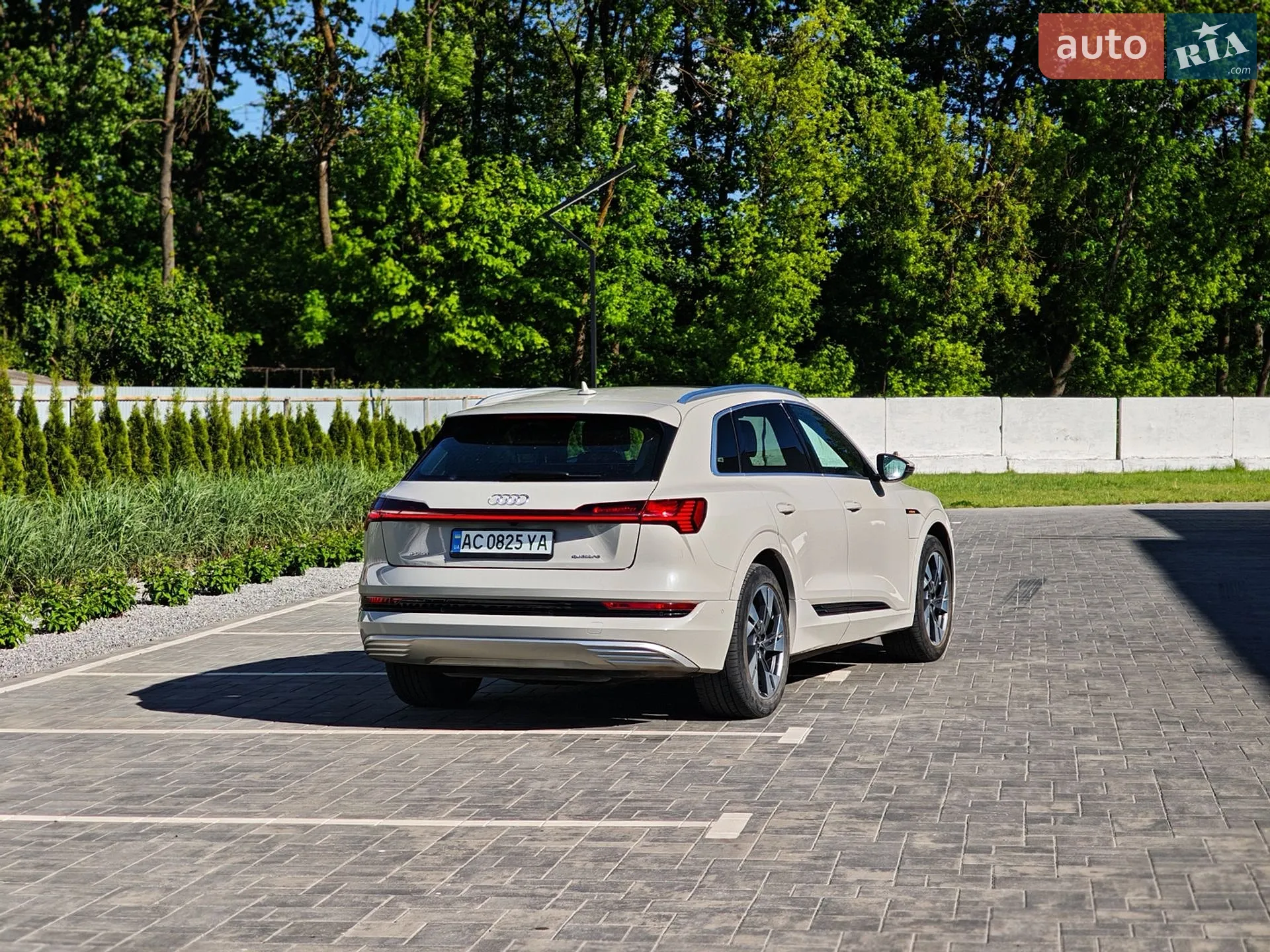 2021 Audi e-tron - мініатюра 8