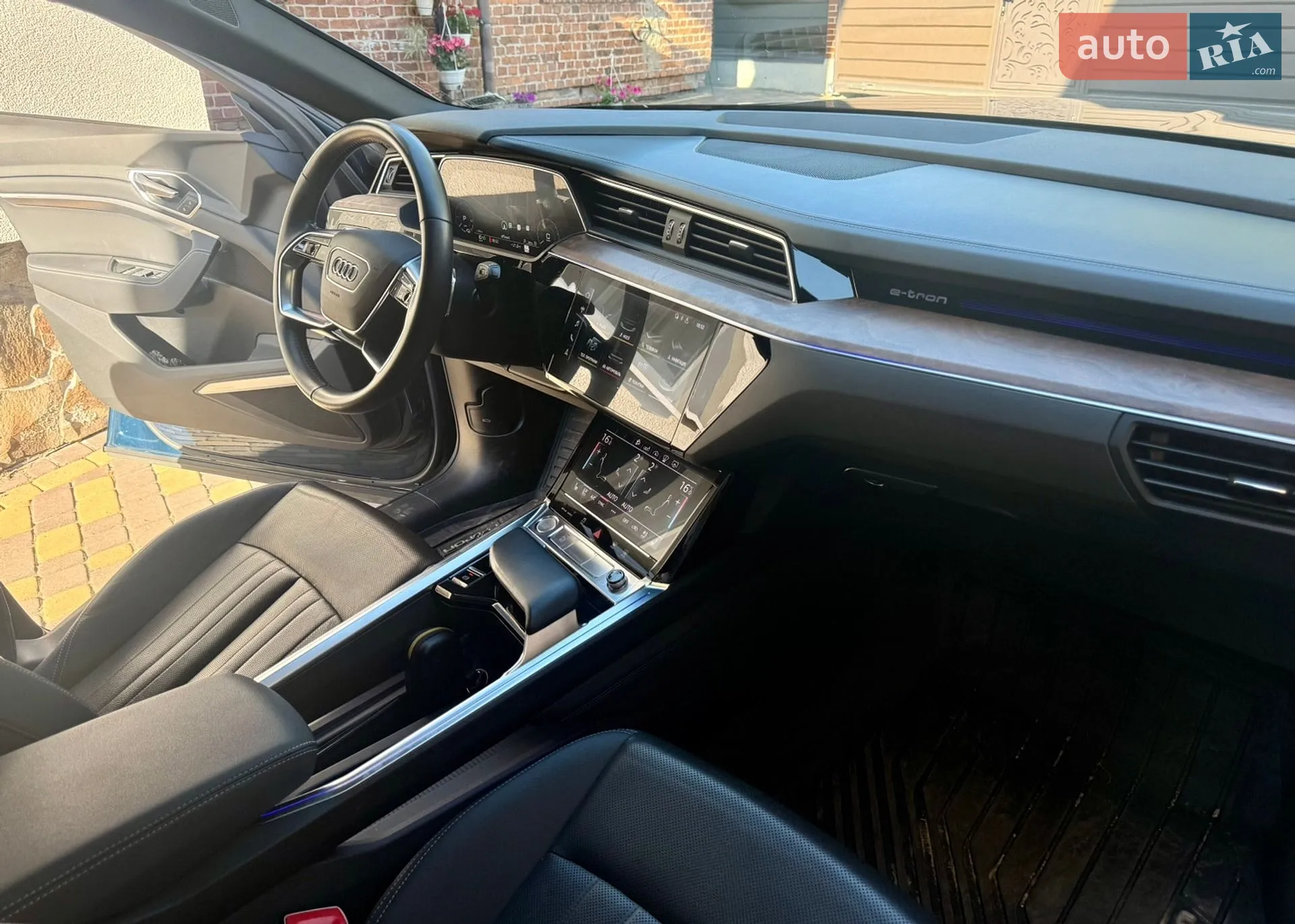 2019 Audi e-tron - мініатюра 12