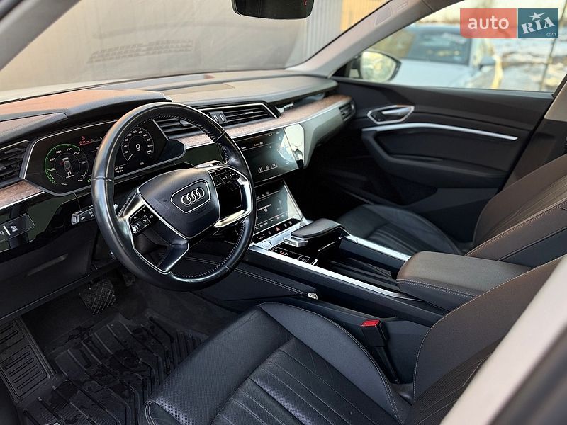 Внедорожник / Кроссовер Audi e-tron 2019 в Львове