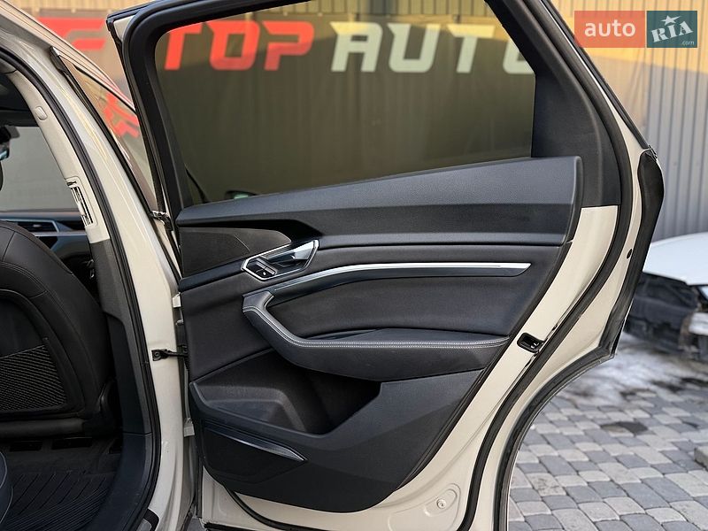 Внедорожник / Кроссовер Audi e-tron 2019 в Львове