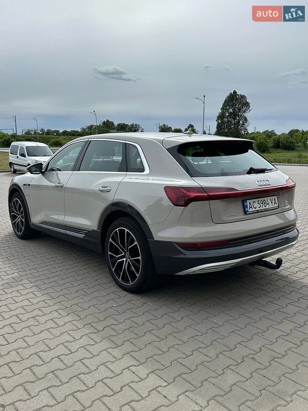 2020 Audi e-tron - мініатюра 3