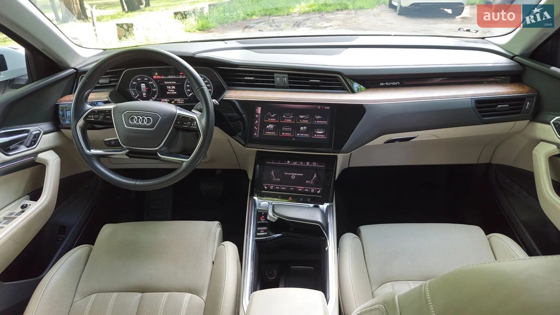 2019 Audi e-tron - мініатюра 21