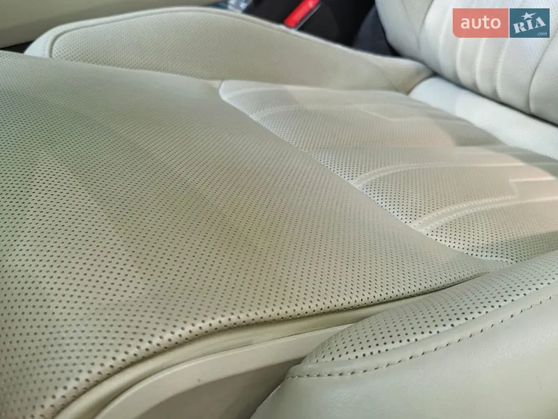Audi e-tron 2019 VIN WA1VABGE3KB011317 фото оголошення 17 з 52