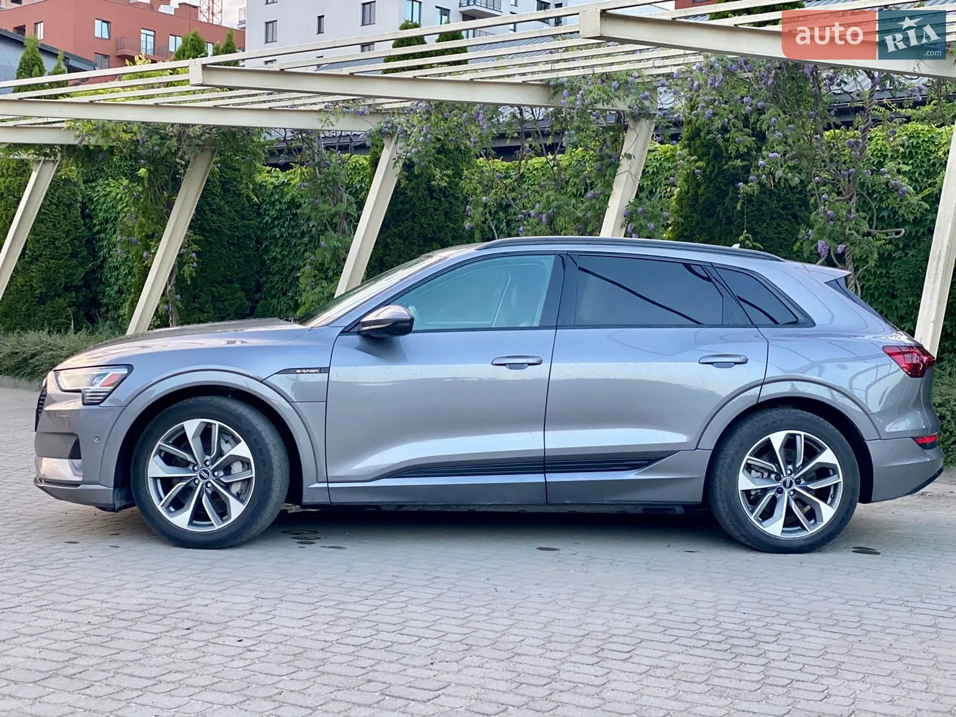 2020 Audi e-tron - мініатюра 3