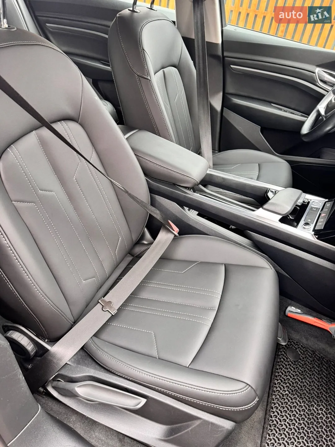 2019 Audi e-tron - мініатюра 14