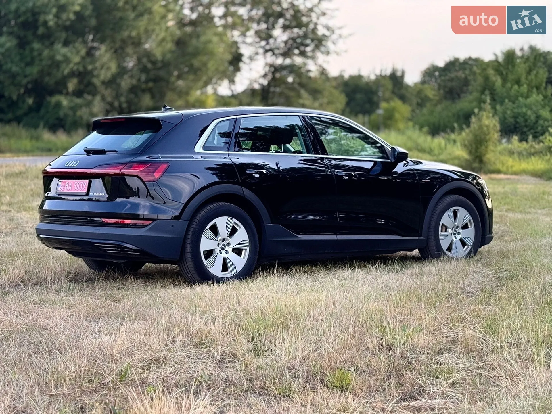 2019 Audi e-tron - мініатюра 21