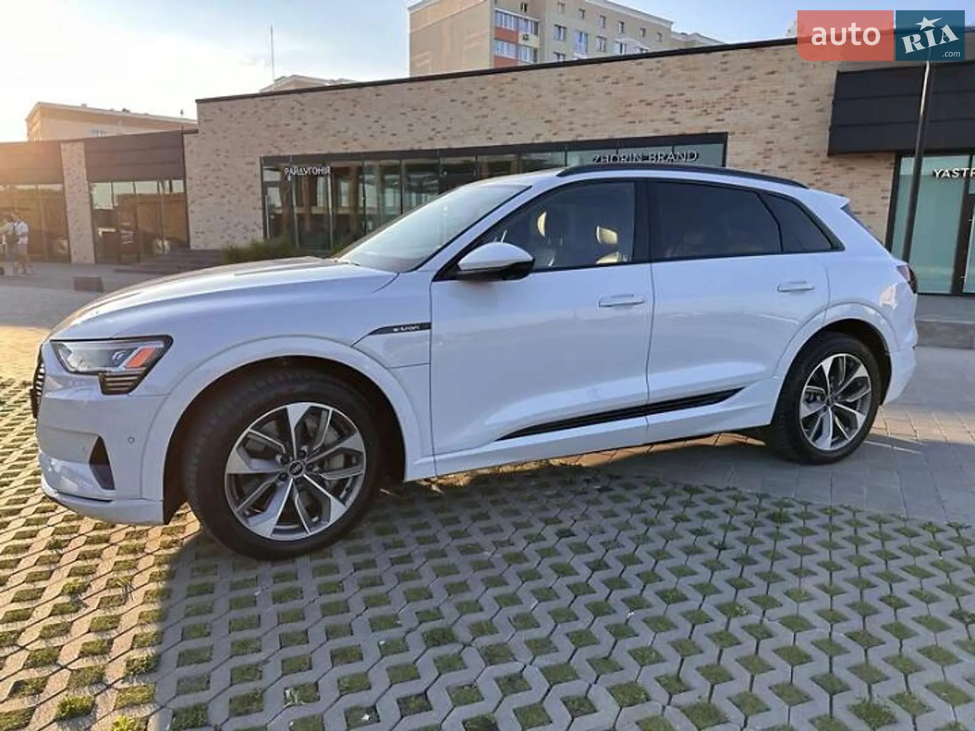 2021 Audi e-tron - мініатюра 5