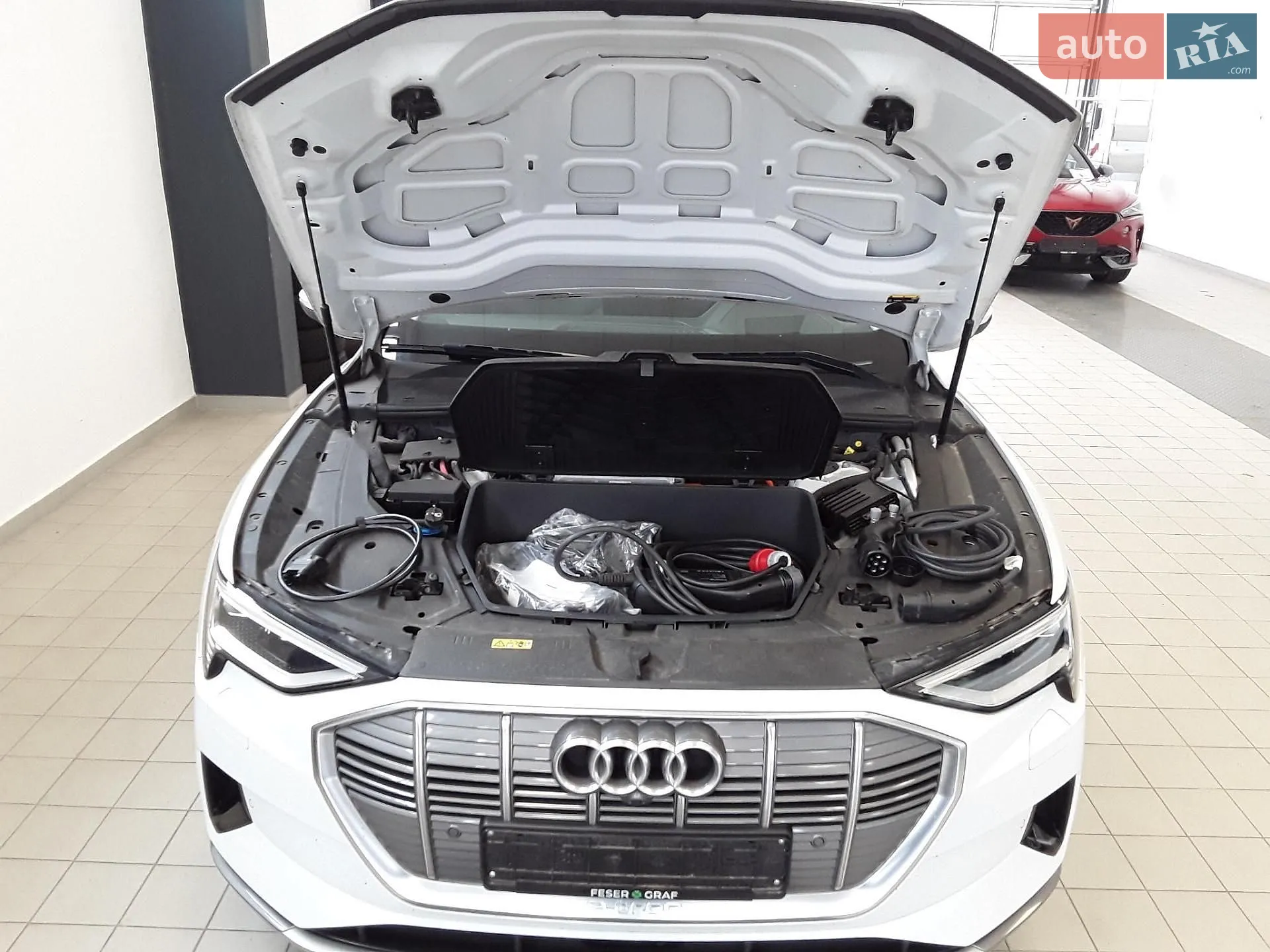 2019 Audi e-tron - мініатюра 8