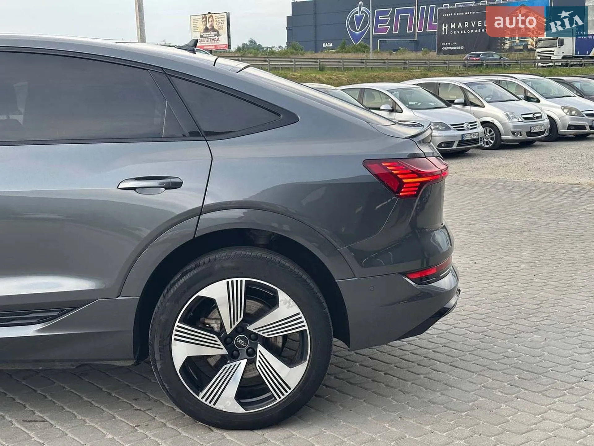 2020 Audi e-tron - мініатюра 4