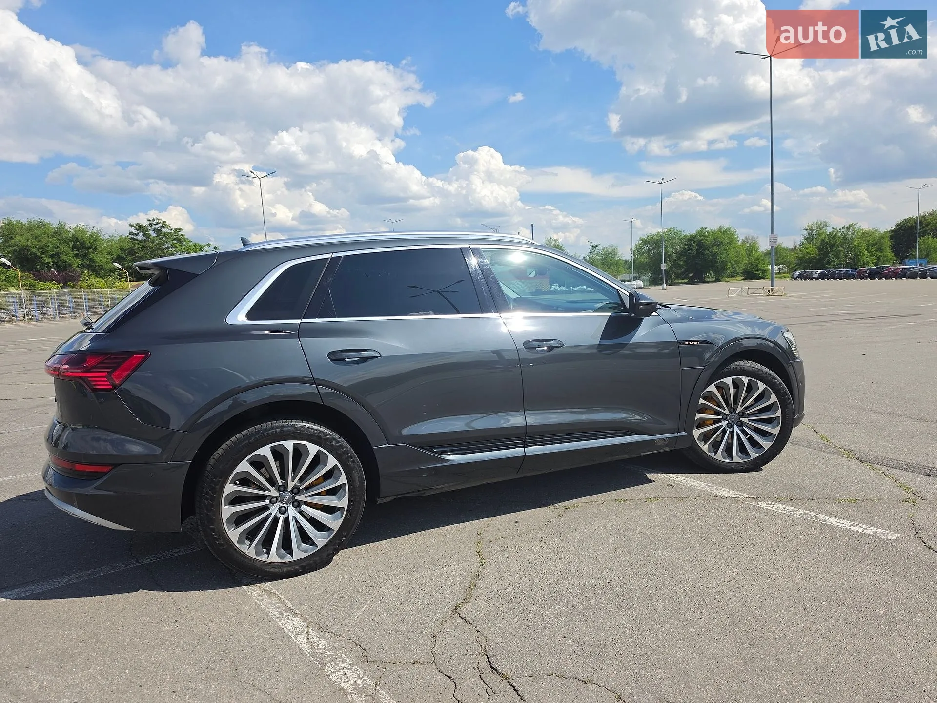 2020 Audi e-tron - мініатюра 8
