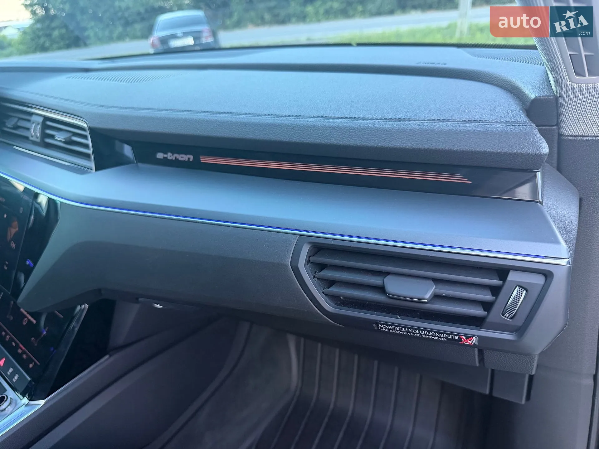 2019 Audi e-tron - мініатюра 90