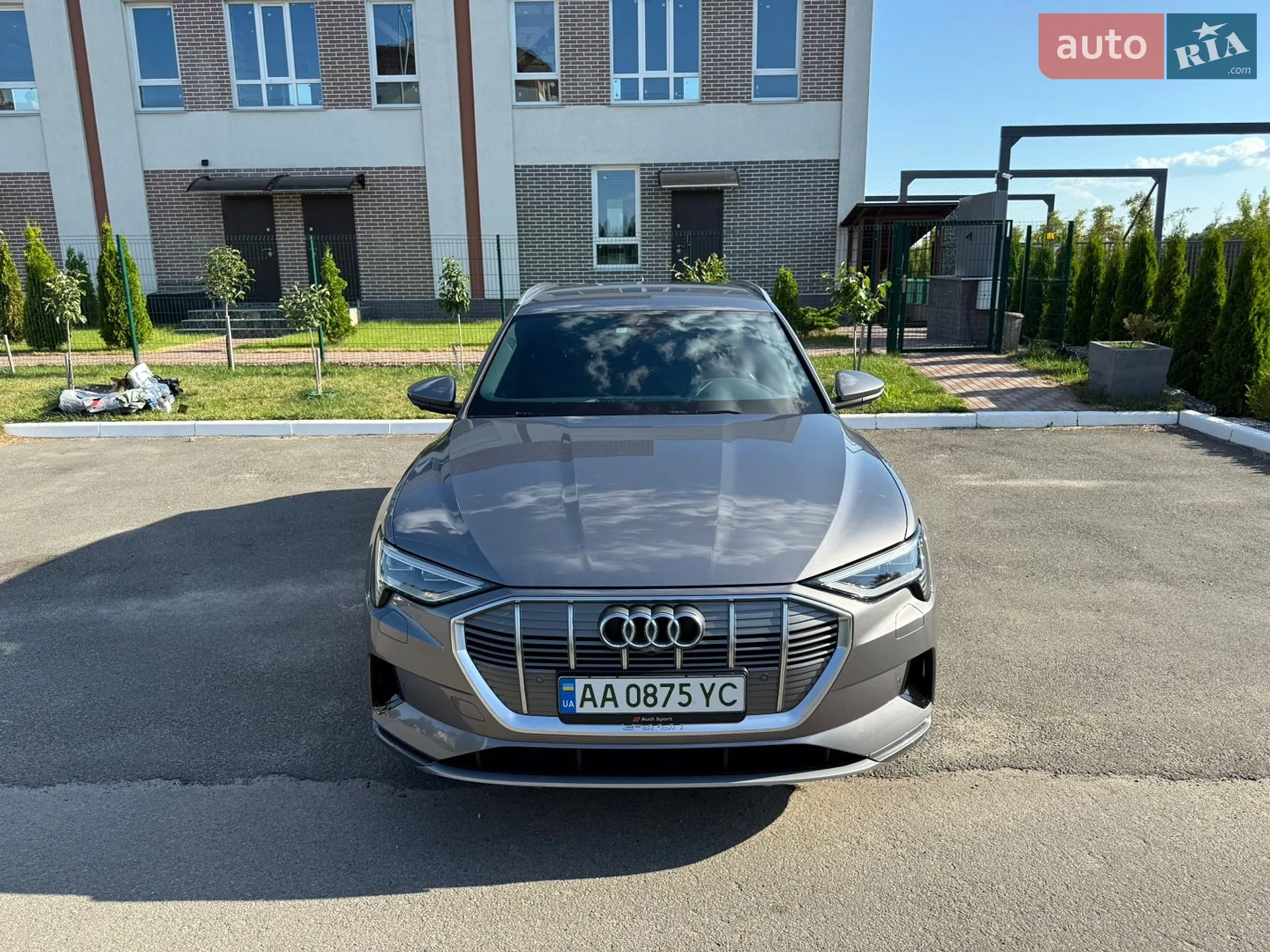 2020 Audi e-tron - мініатюра 2