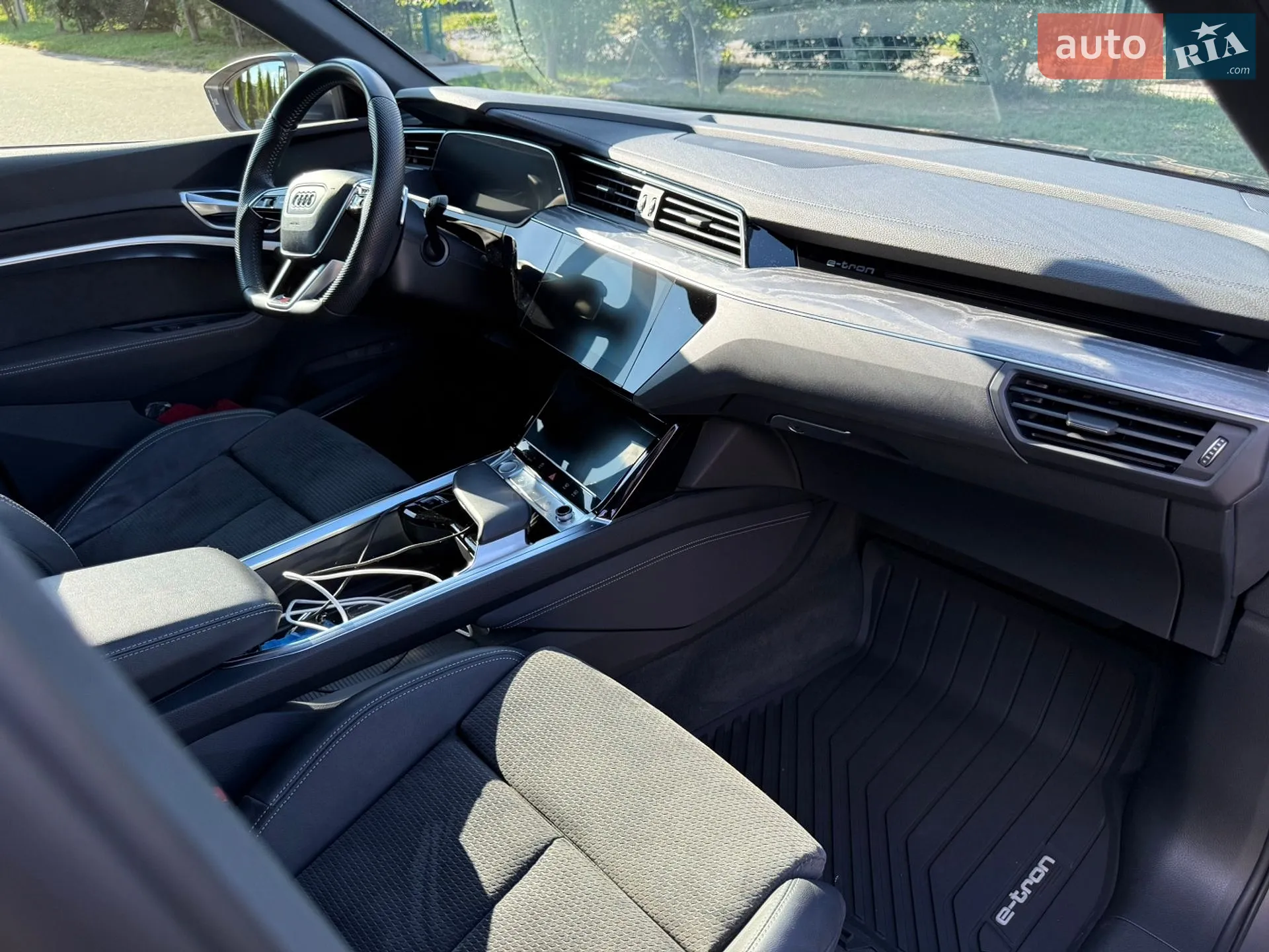2020 Audi e-tron - мініатюра 31