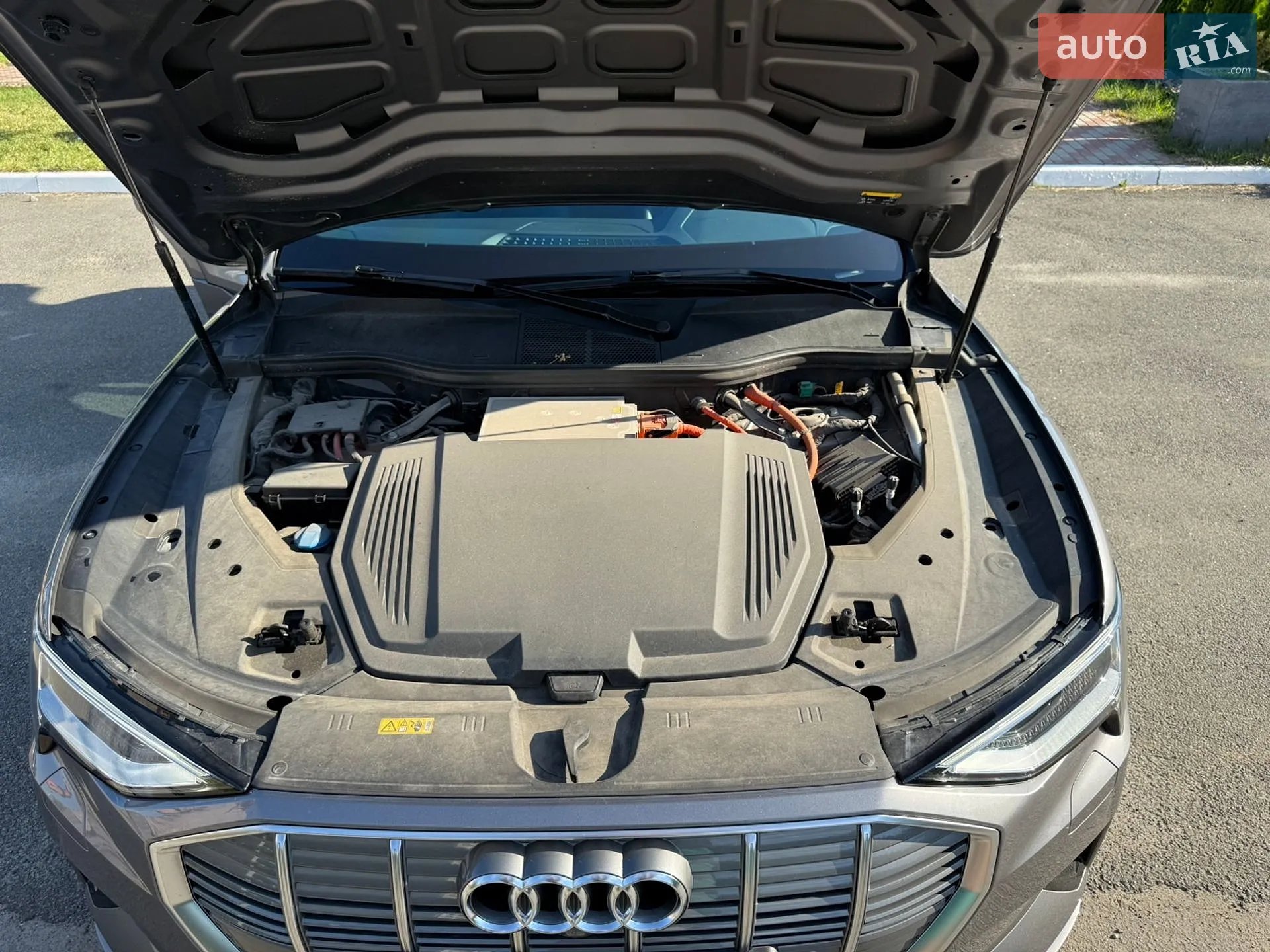 2020 Audi e-tron - мініатюра 48