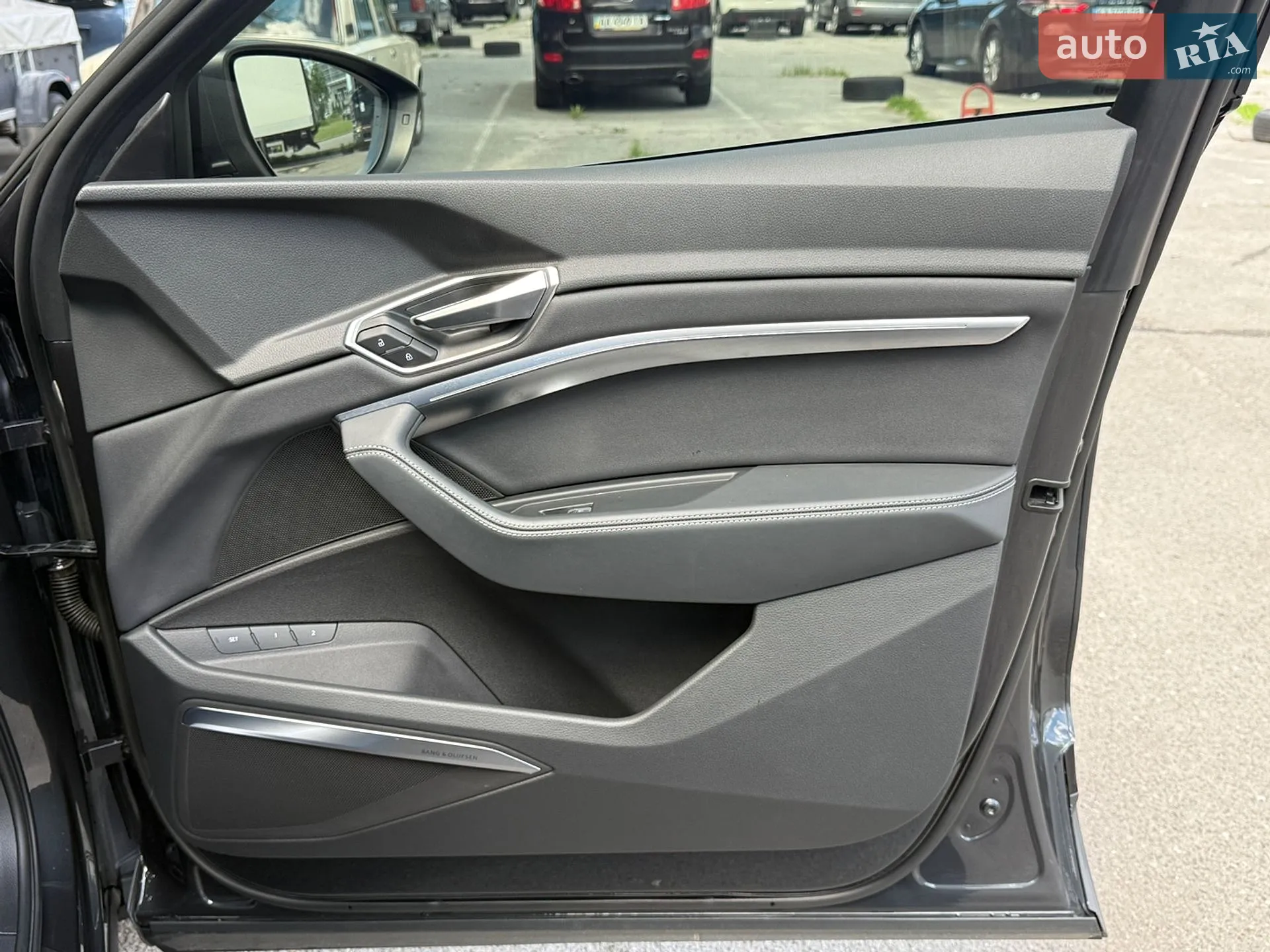 2020 Audi e-tron - мініатюра 11
