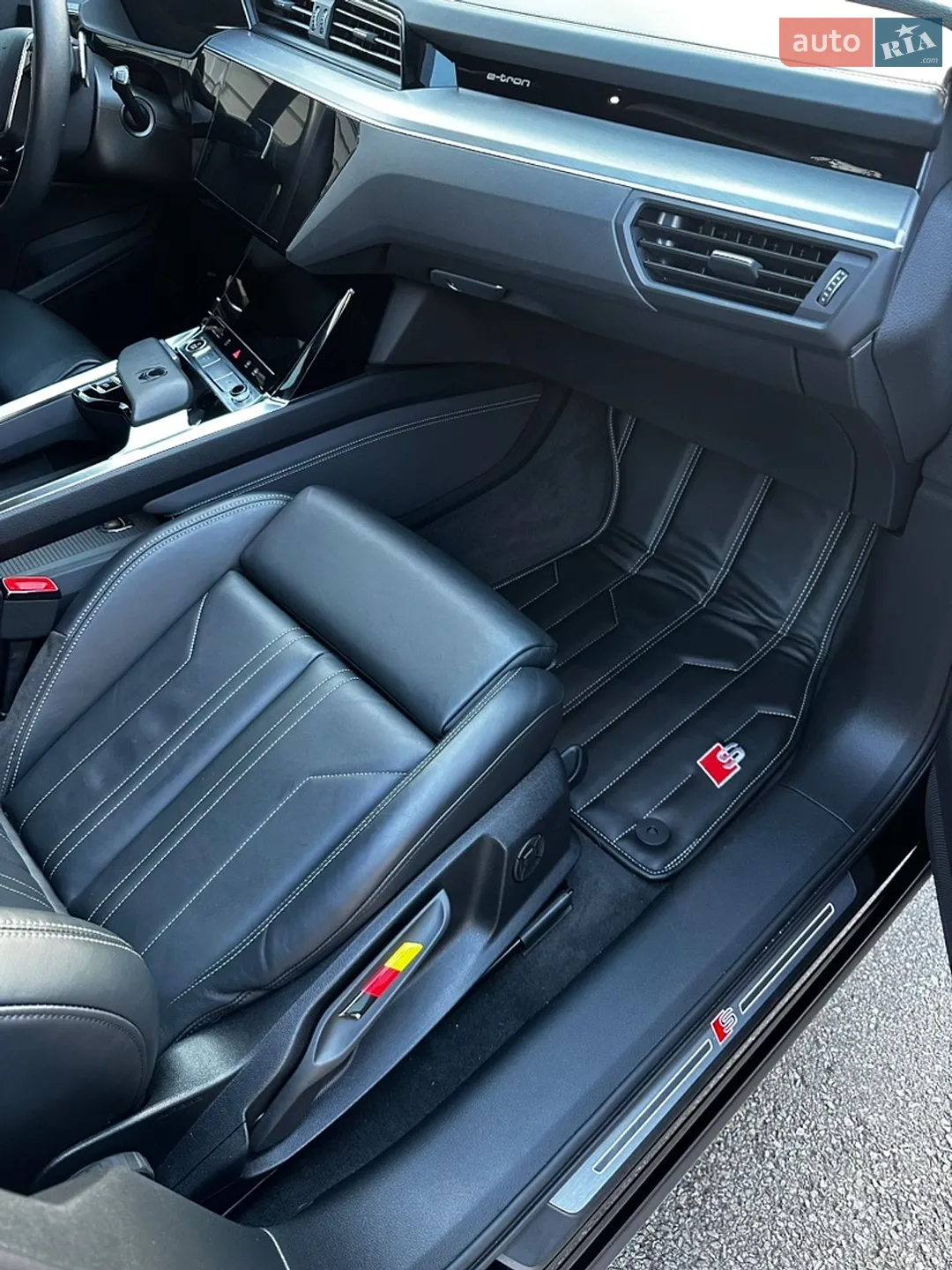 2020 Audi e-tron - мініатюра 20