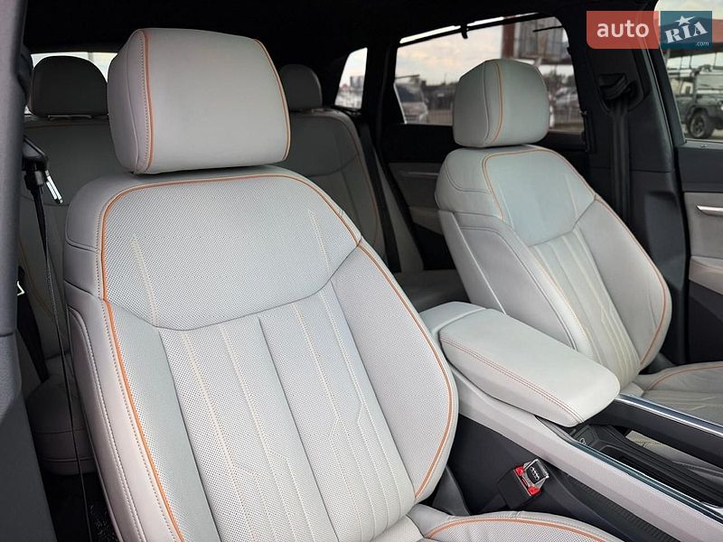 Внедорожник / Кроссовер Audi e-tron 2023 в Киеве