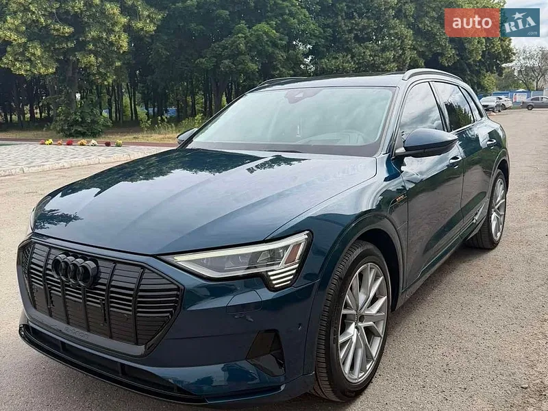 Audi e-tron