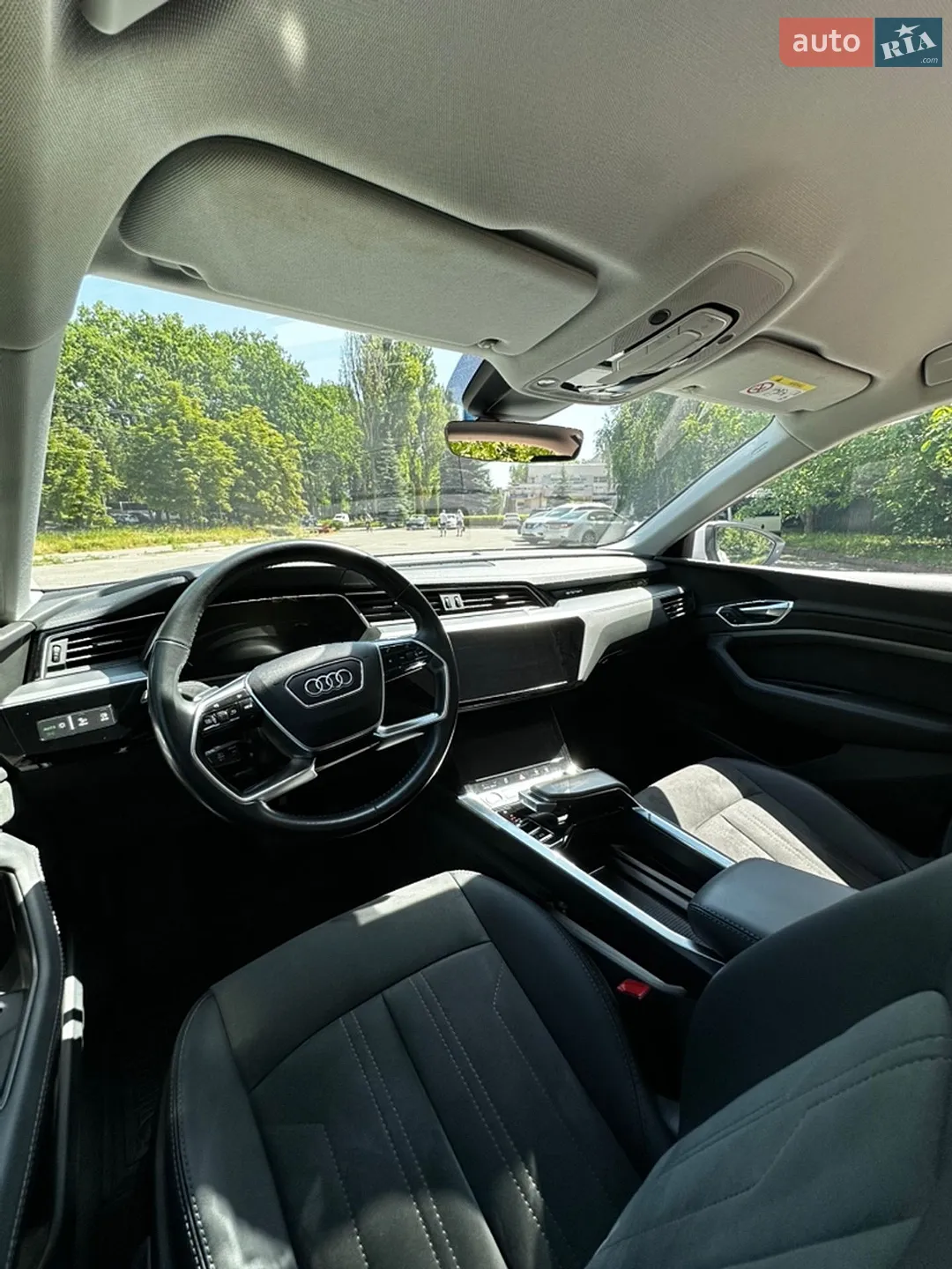 2020 Audi e-tron - мініатюра 16