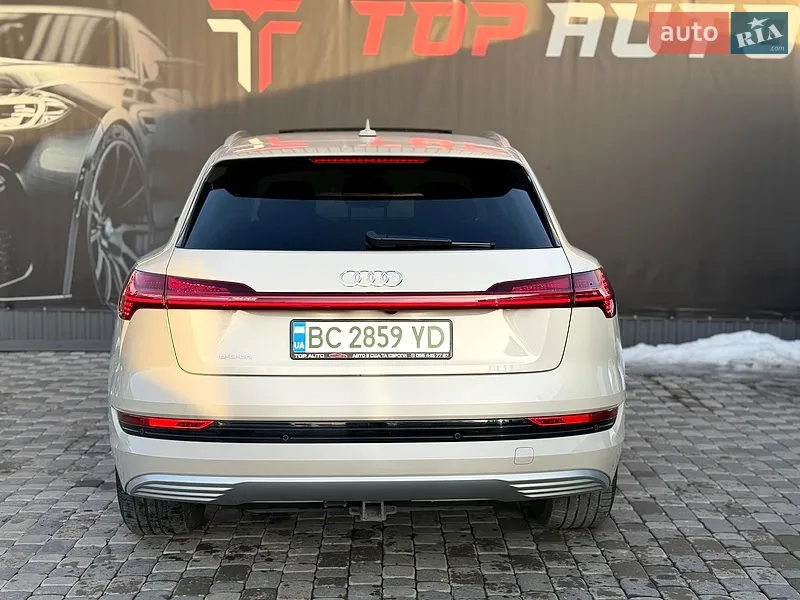 Audi e-tron 2019 VIN WA1LAAGE2KB024948 фото оголошення 21 з 114