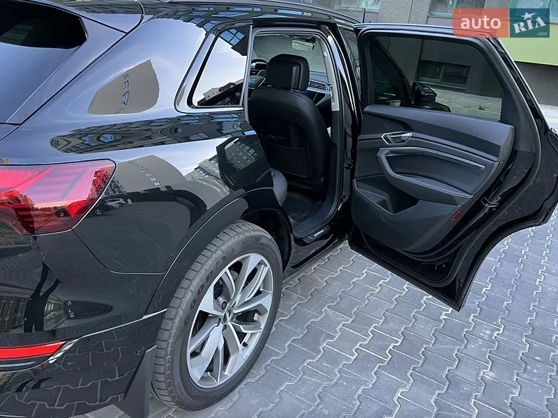 Audi e-tron 2020 VIN WA1AAAGE5MB003196 фото оголошення 16 з 72