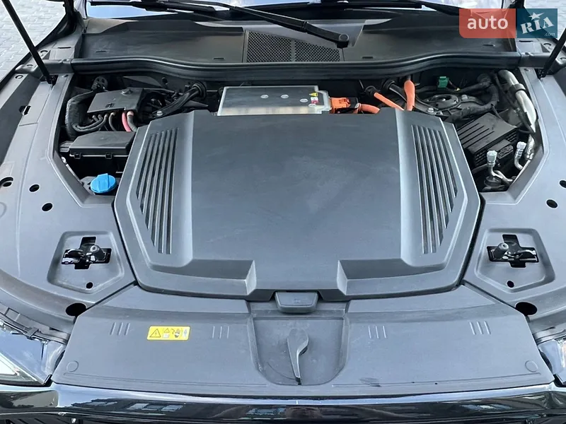 Audi e-tron 2020 VIN WA1AAAGE5MB003196 фото оголошення 23 з 72