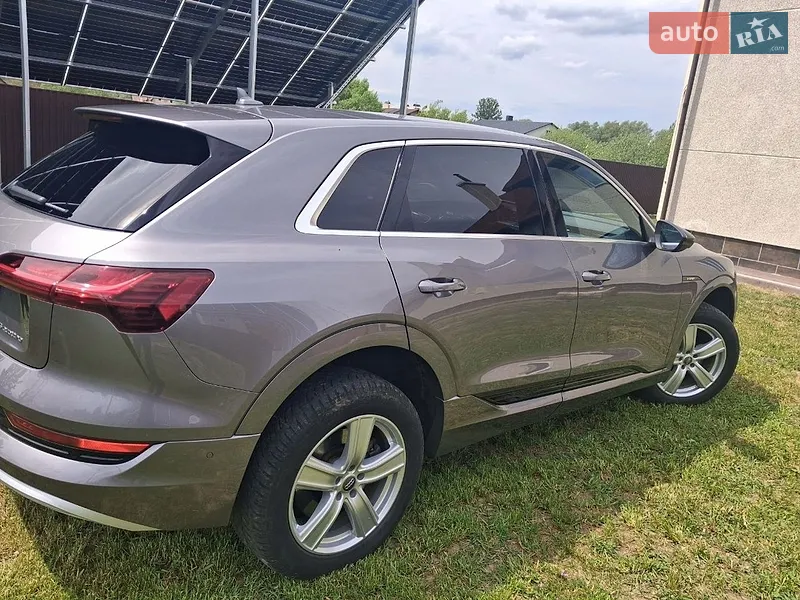 Audi e-tron 2019 VIN WAUZZZGE3LB017237 фото оголошення 7 з 41