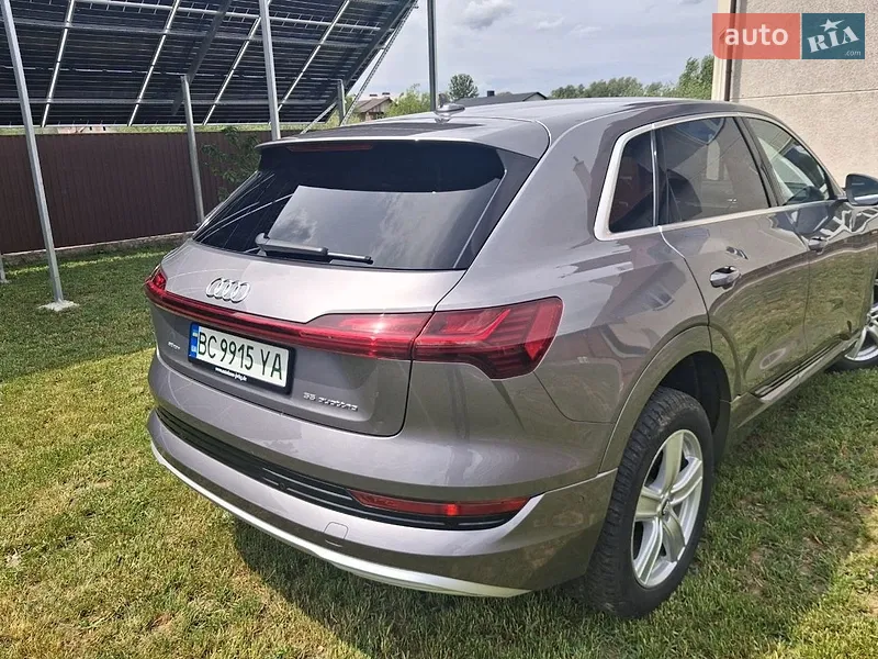 Audi e-tron 2019 VIN WAUZZZGE3LB017237 фото оголошення 9 з 41