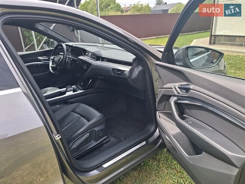 Audi e-tron 2019 VIN WAUZZZGE3LB017237 фото оголошення 17 з 41