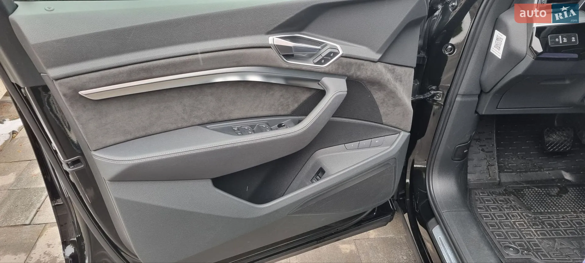 2019 Audi e-tron - мініатюра 12