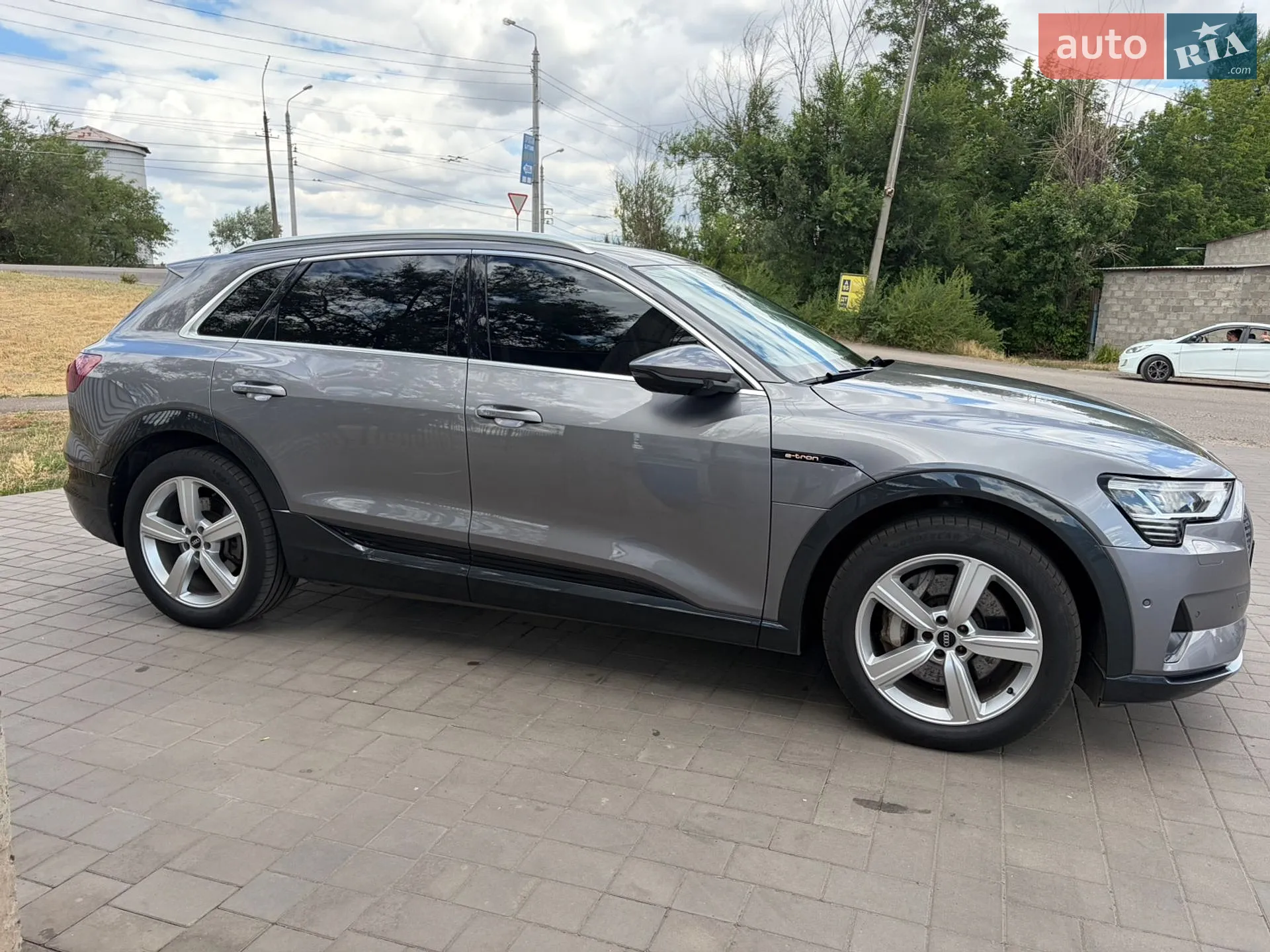 2021 Audi e-tron - мініатюра 2