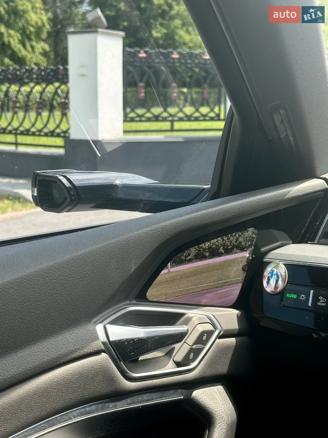 2019 Audi e-tron - мініатюра 23