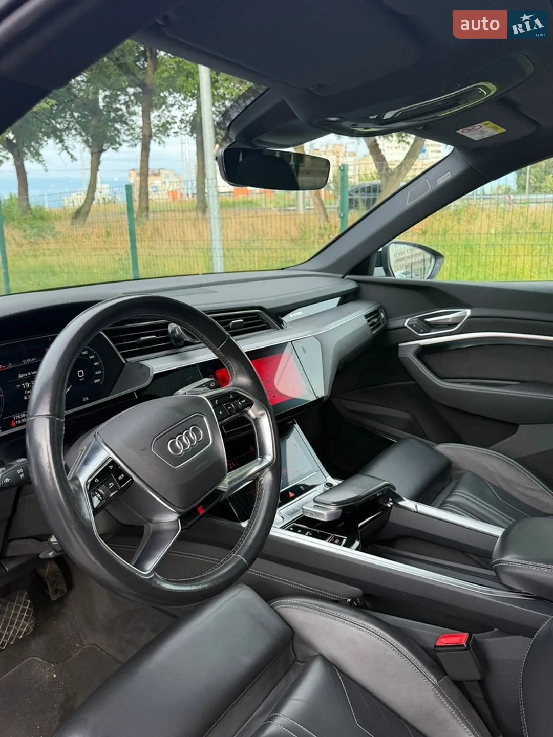 2020 Audi e-tron - мініатюра 19