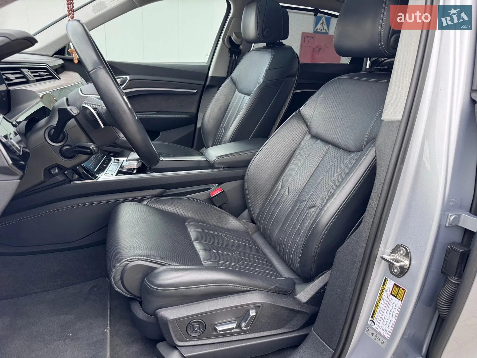 2019 Audi e-tron - мініатюра 22