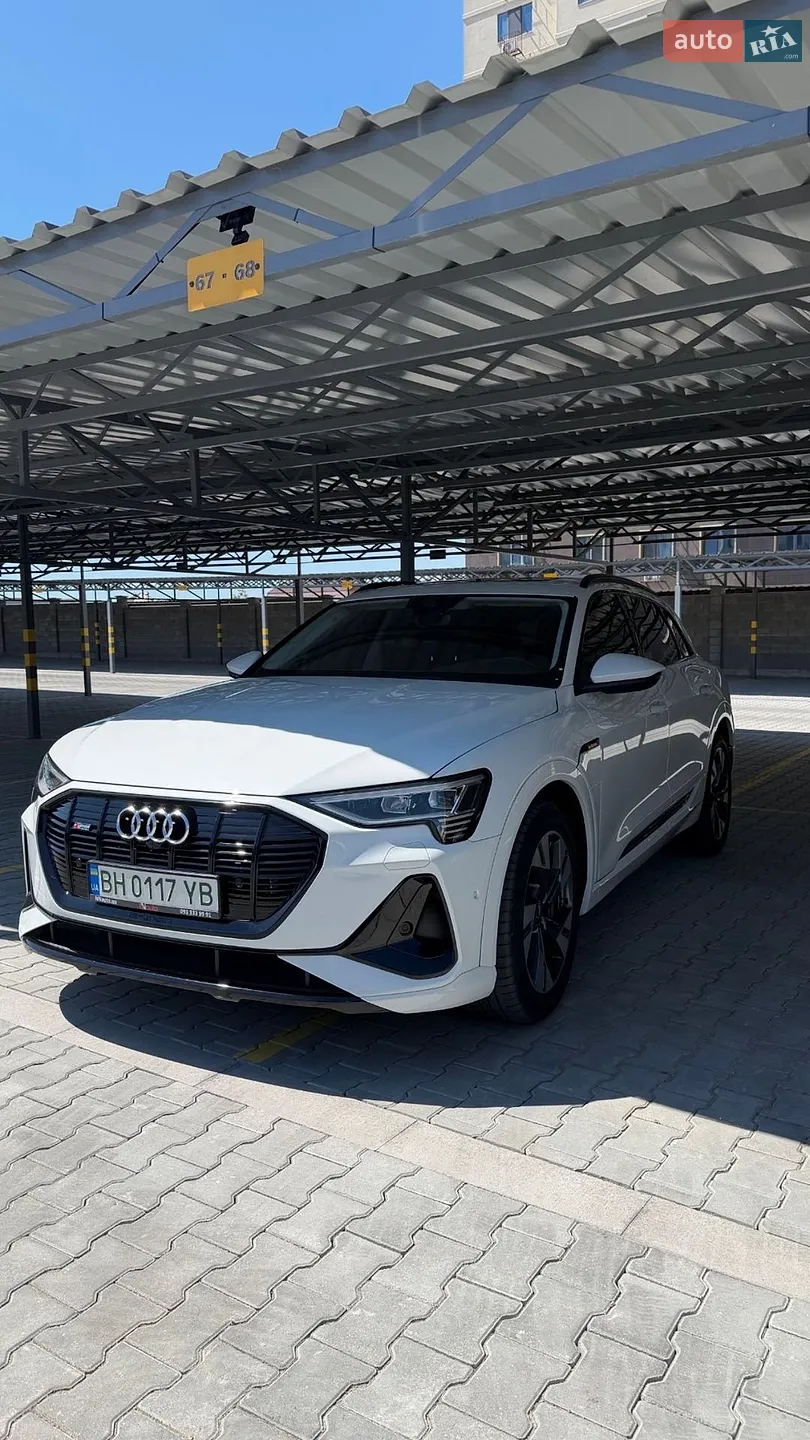 2021 Audi e-tron - фото 1