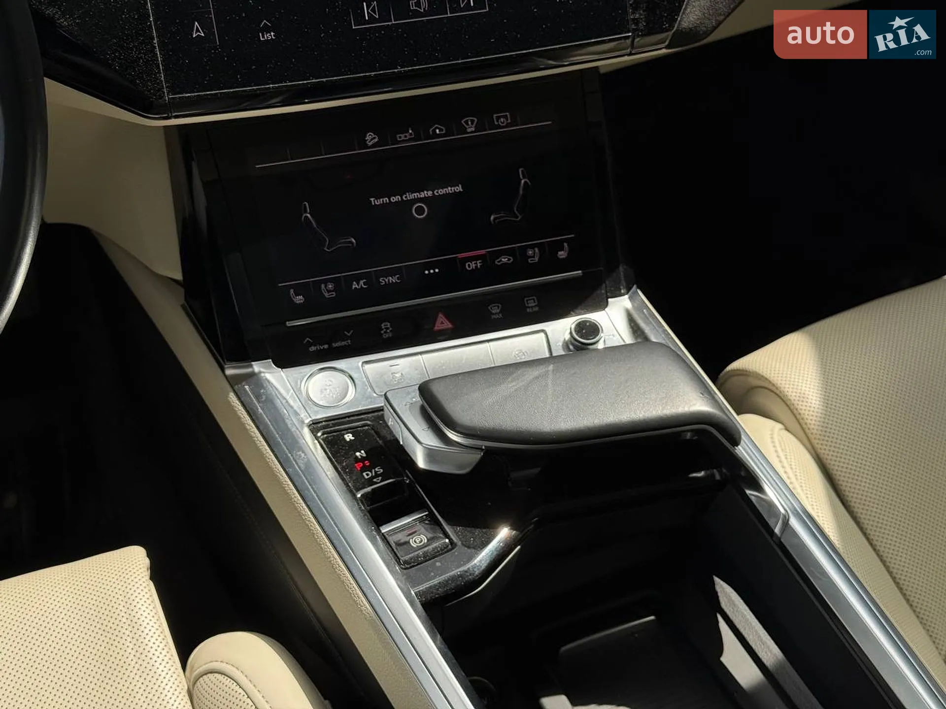 2019 Audi e-tron - мініатюра 24