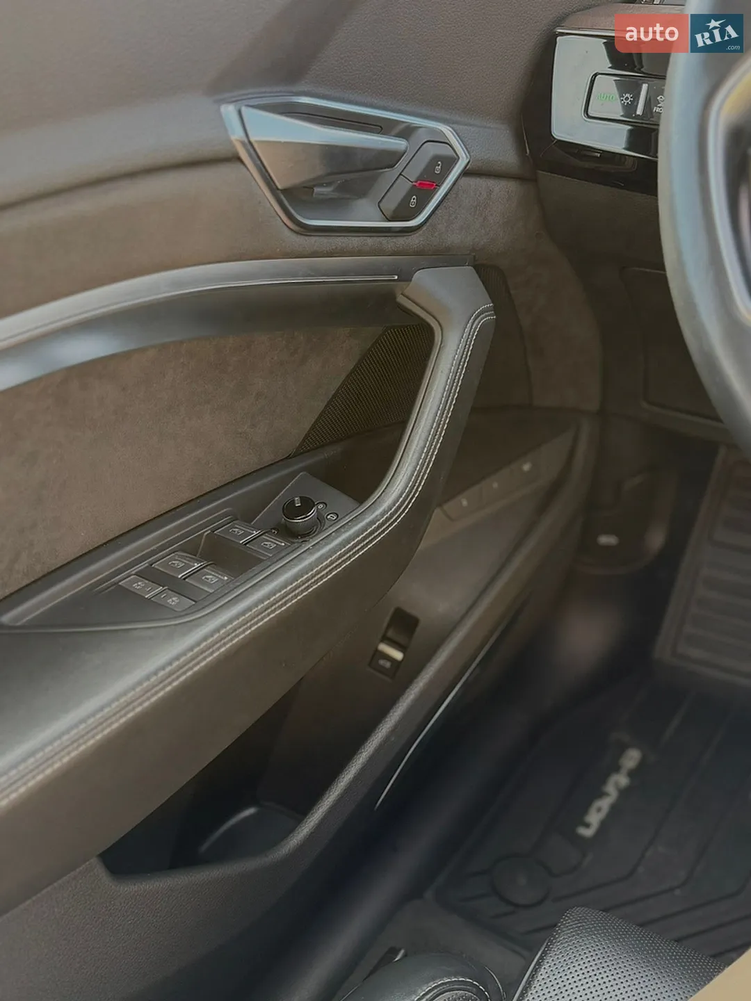 2019 Audi e-tron - мініатюра 12