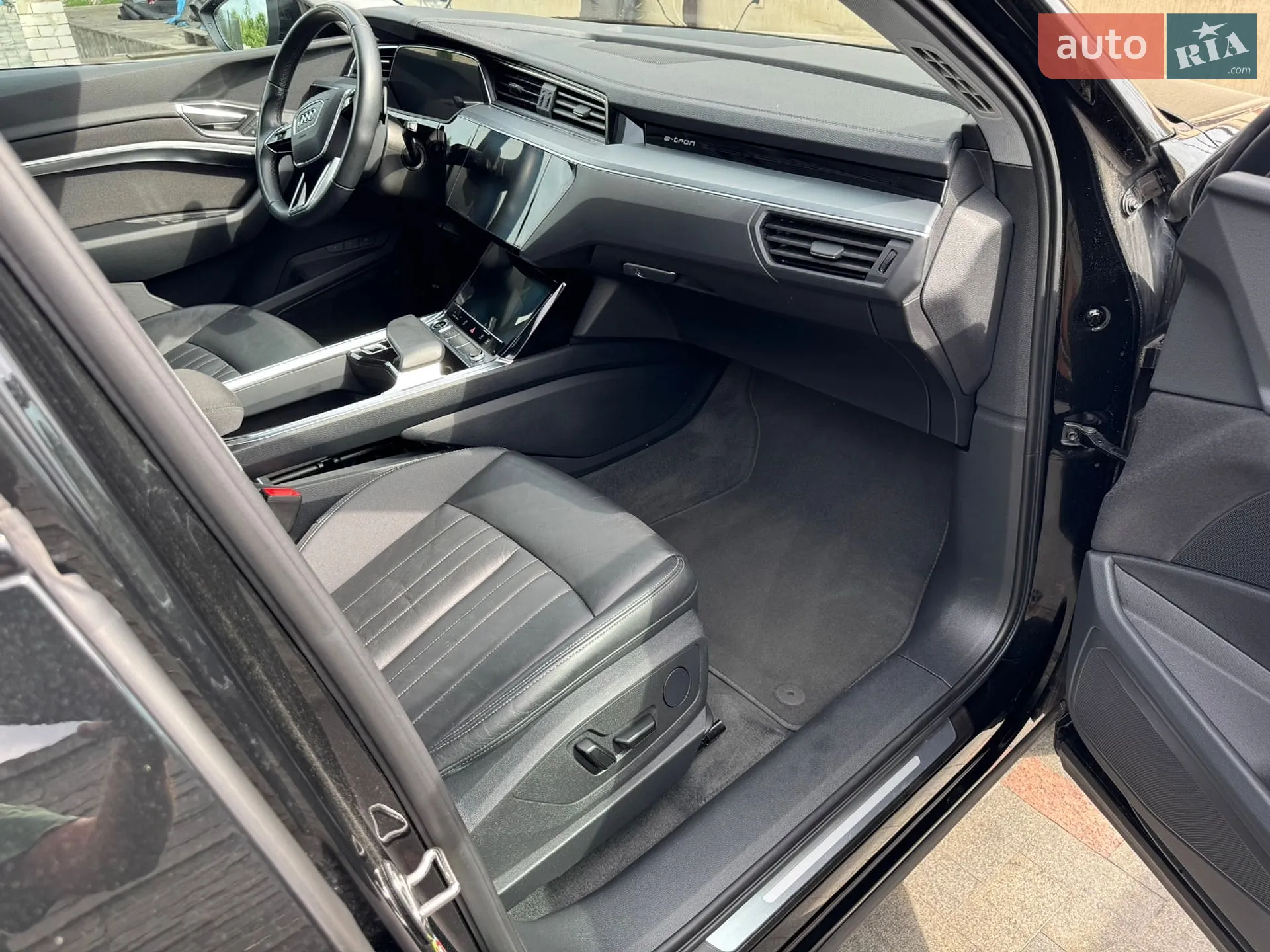 2022 Audi e-tron - мініатюра 23