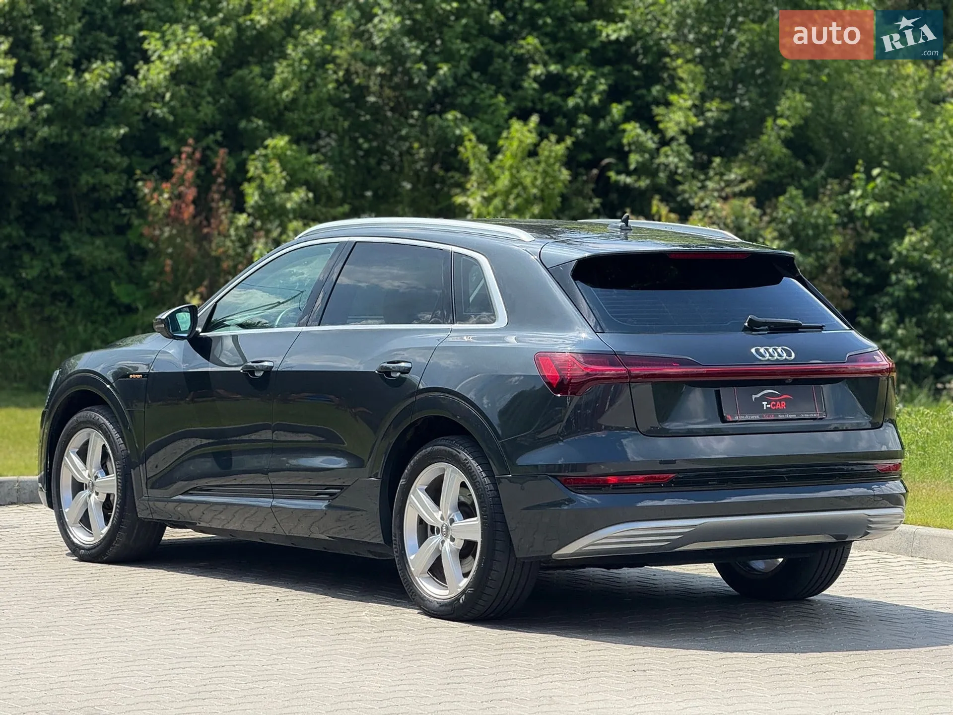 2020 Audi e-tron - мініатюра 12