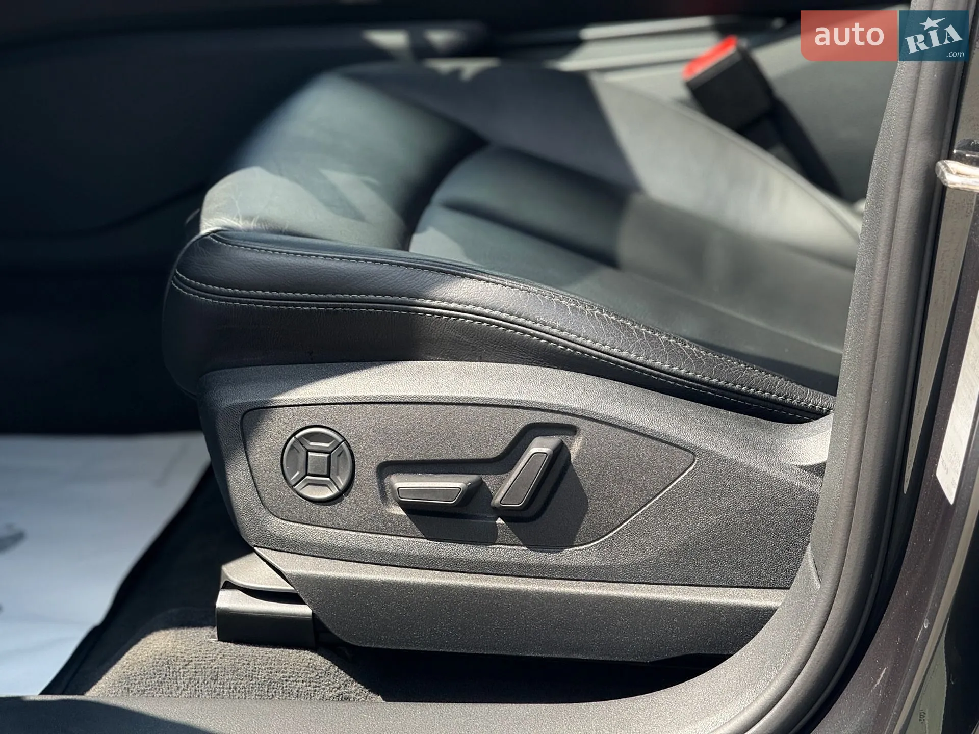 2020 Audi e-tron - мініатюра 18