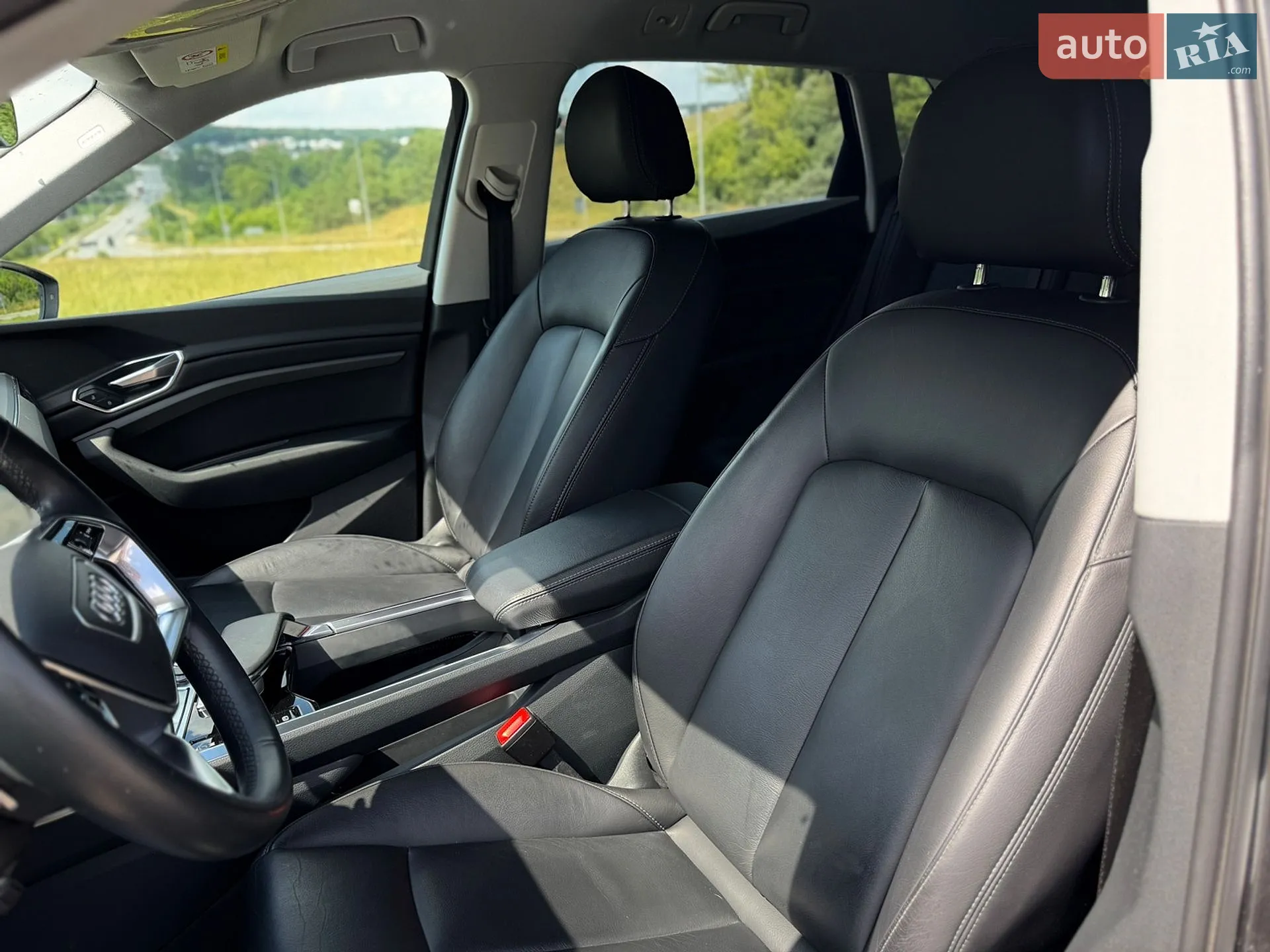 2020 Audi e-tron - мініатюра 21