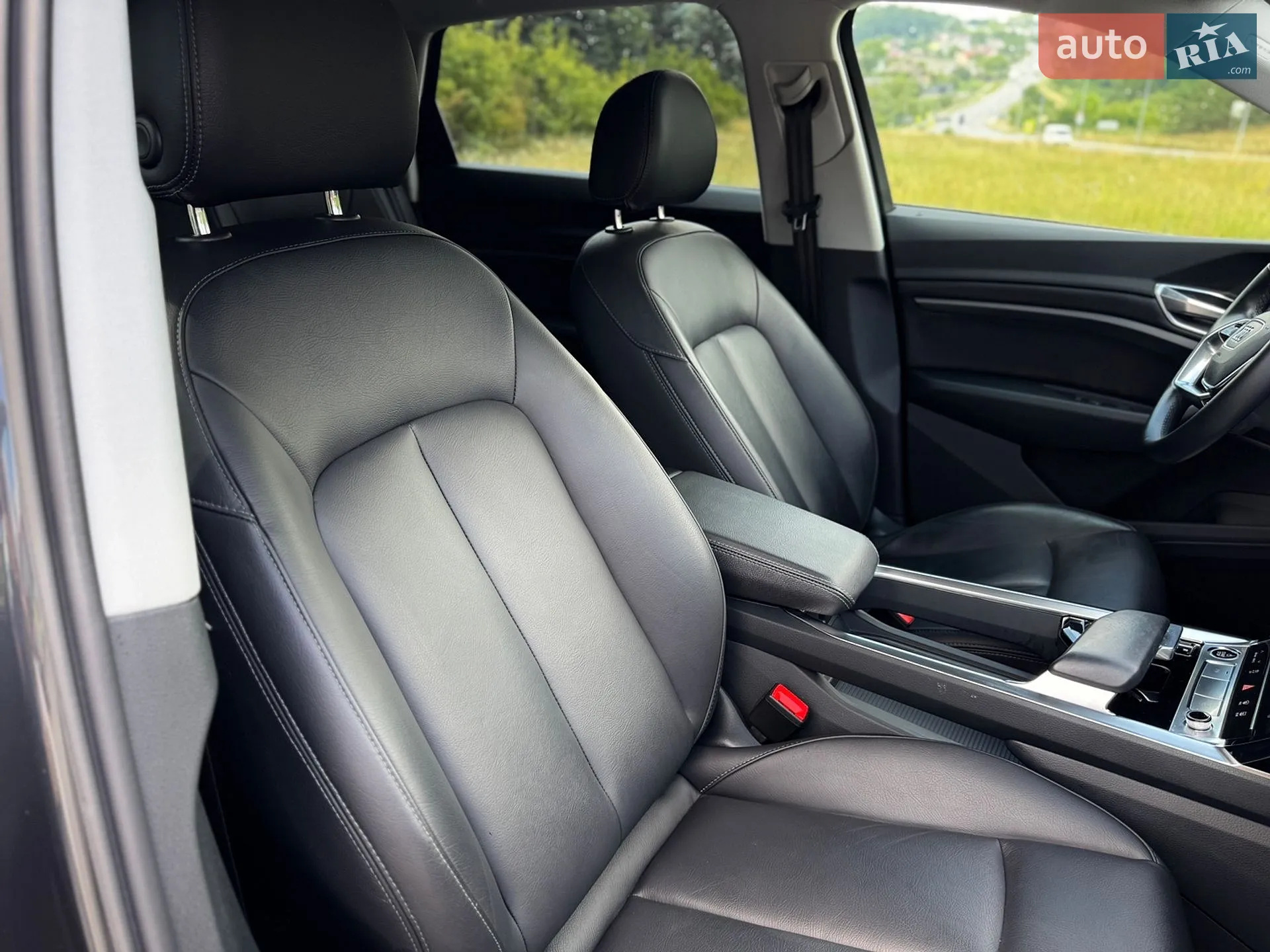 2020 Audi e-tron - мініатюра 24