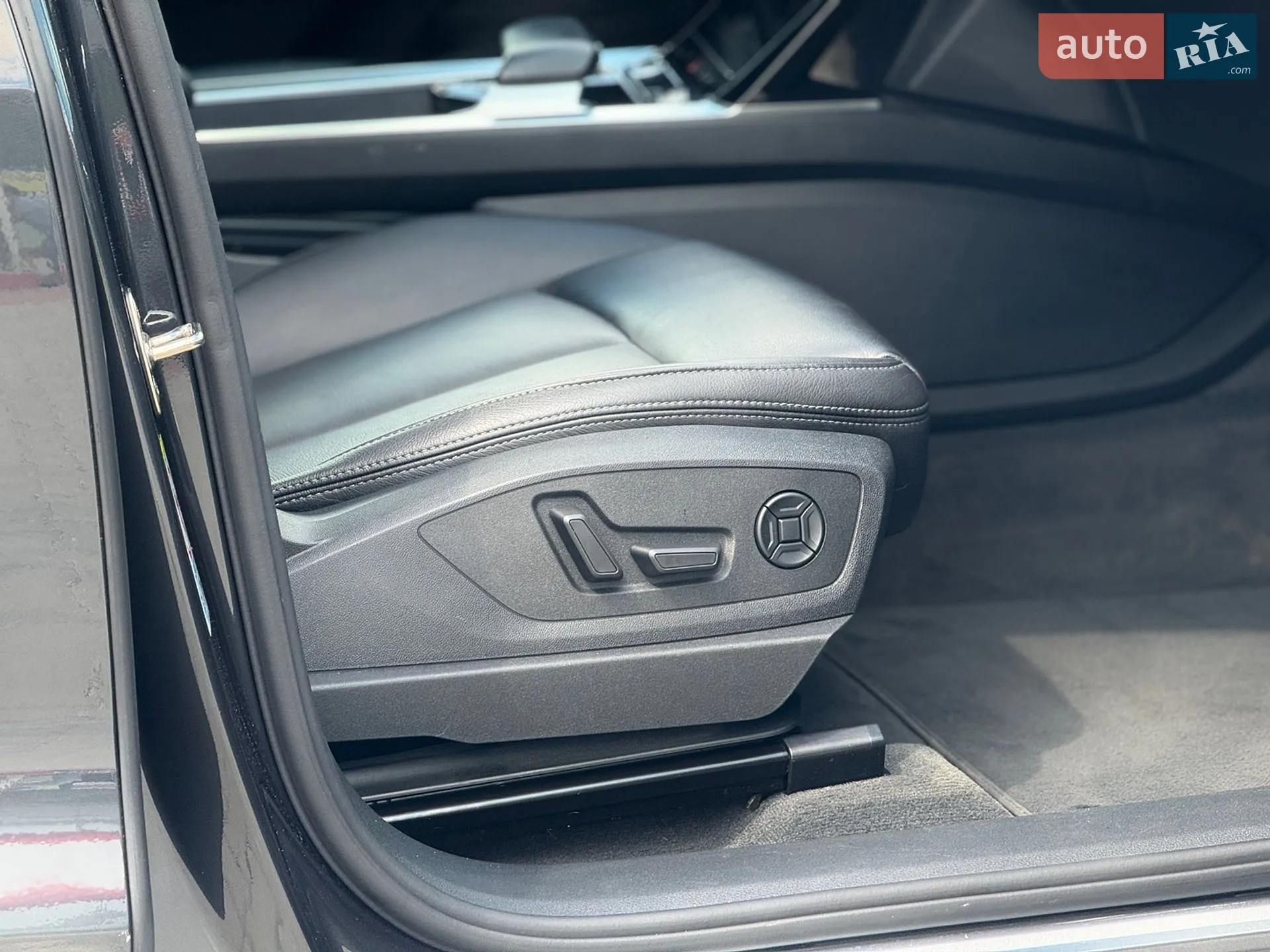2020 Audi e-tron - мініатюра 29