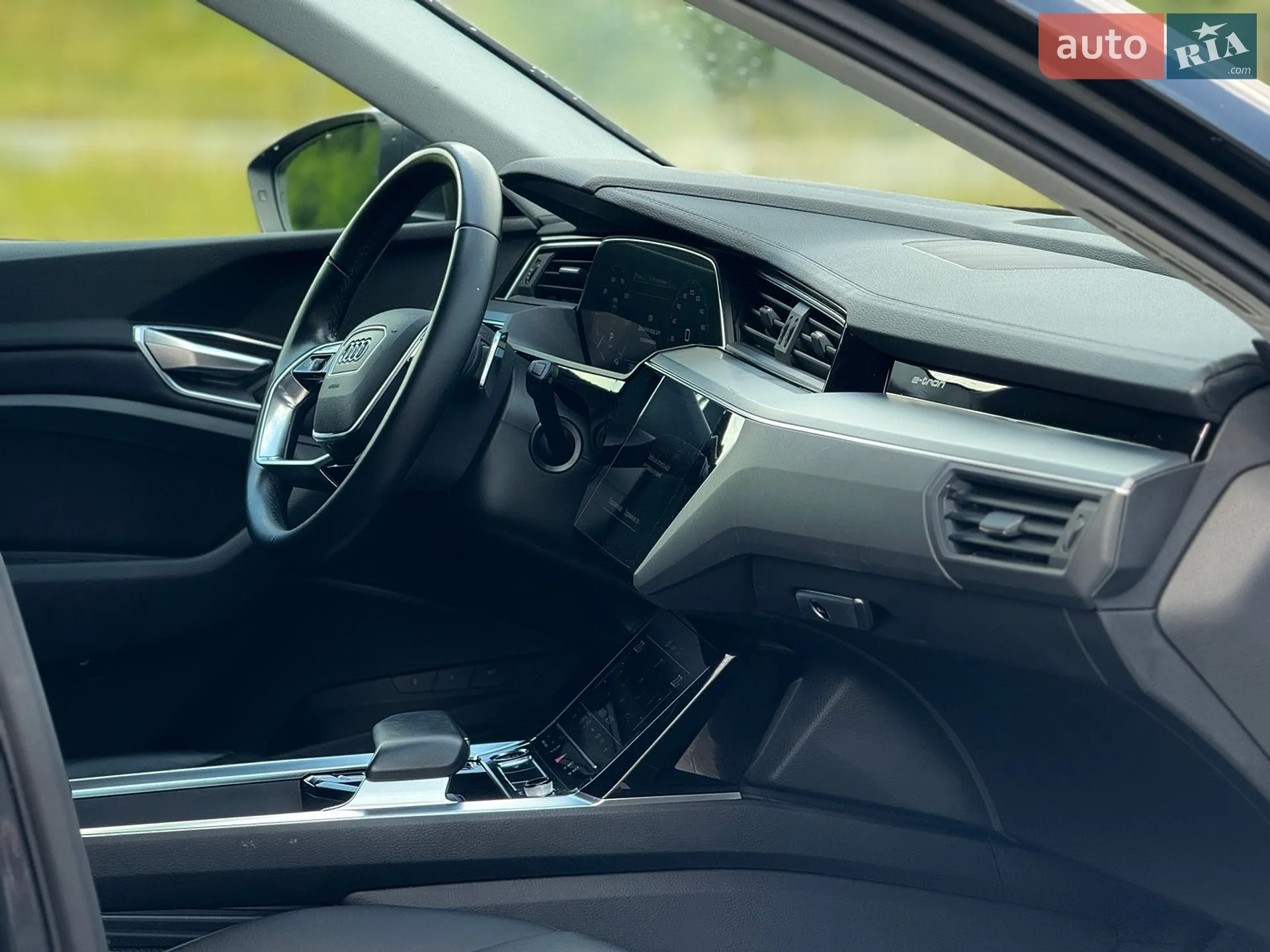2020 Audi e-tron - мініатюра 30